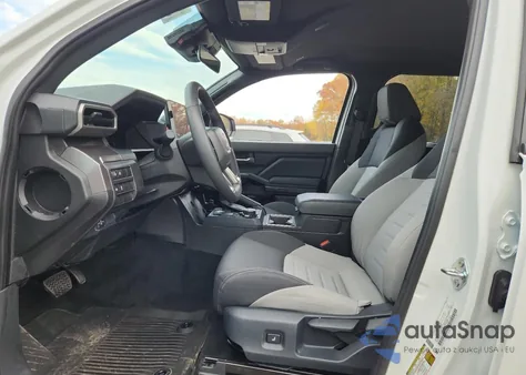 2025 Toyota Tacoma Double Cab from USA, damaged, VIN 3TMLB5JN1SM101157